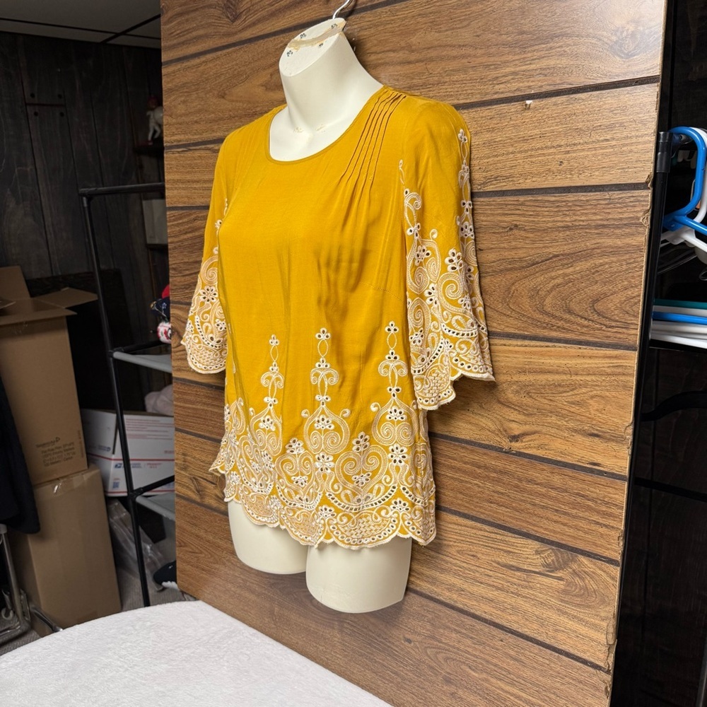Melloday size small  Mustard Yellow Embroidered Blouse - Picture 8 of 9